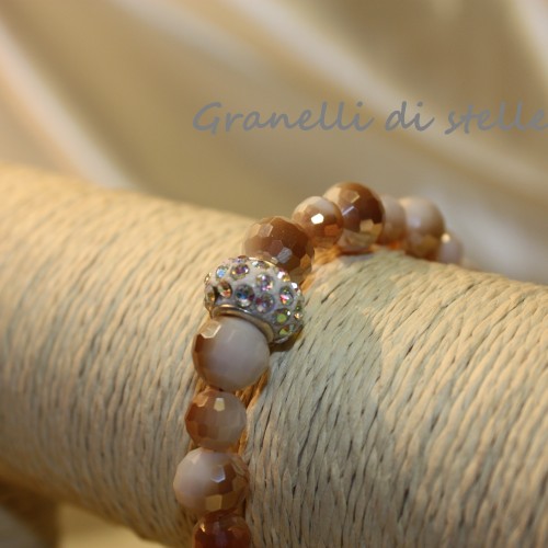 Bracciale artigianale. GRANELLI DI STELLE. CREAZIONI VENDITA NEGOZIO, BIJOUX ARTIGIANALI: ANELLI, BRACCIALI, COLLANE, ORECCHINI, CIONDOLI, SEGNALIBRI, ACCESSORI CERIMONIA, PARURE