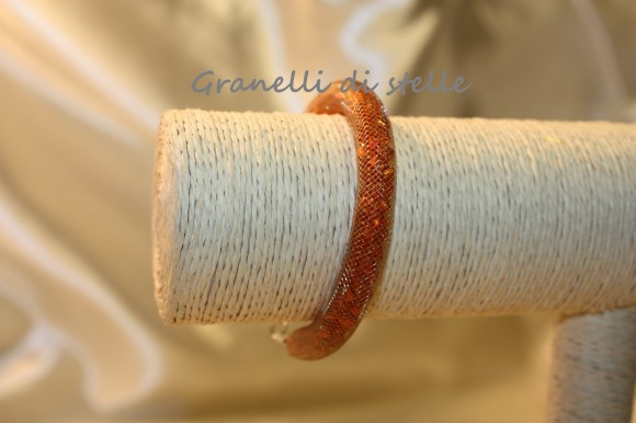 Bracciale artigianale. GRANELLI DI STELLE. CREAZIONI VENDITA NEGOZIO, BIJOUX ARTIGIANALI: ANELLI, BRACCIALI, COLLANE, ORECCHINI, CIONDOLI, SEGNALIBRI, ACCESSORI CERIMONIA, PARURE