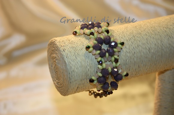 Bracciale artigianale. GRANELLI DI STELLE. CREAZIONI VENDITA NEGOZIO, BIJOUX ARTIGIANALI: ANELLI, BRACCIALI, COLLANE, ORECCHINI, CIONDOLI, SEGNALIBRI, ACCESSORI CERIMONIA, PARURE