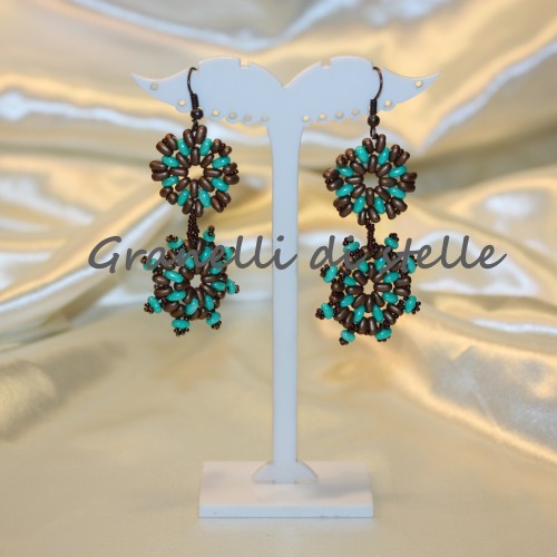 ORECCHINI artigianali. GRANELLI DI STELLE. CREAZIONI VENDITA NEGOZIO, BIJOUX ARTIGIANALI: ANELLI, BRACCIALI, COLLANE, ORECCHINI, CIONDOLI, SEGNALIBRI, ACCESSORI CERIMONIA, PARURE