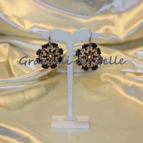 ORECCHINI artigianali. GRANELLI DI STELLE. CREAZIONI VENDITA NEGOZIO, BIJOUX ARTIGIANALI: ANELLI, BRACCIALI, COLLANE, ORECCHINI, CIONDOLI, SEGNALIBRI, ACCESSORI CERIMONIA, PARURE